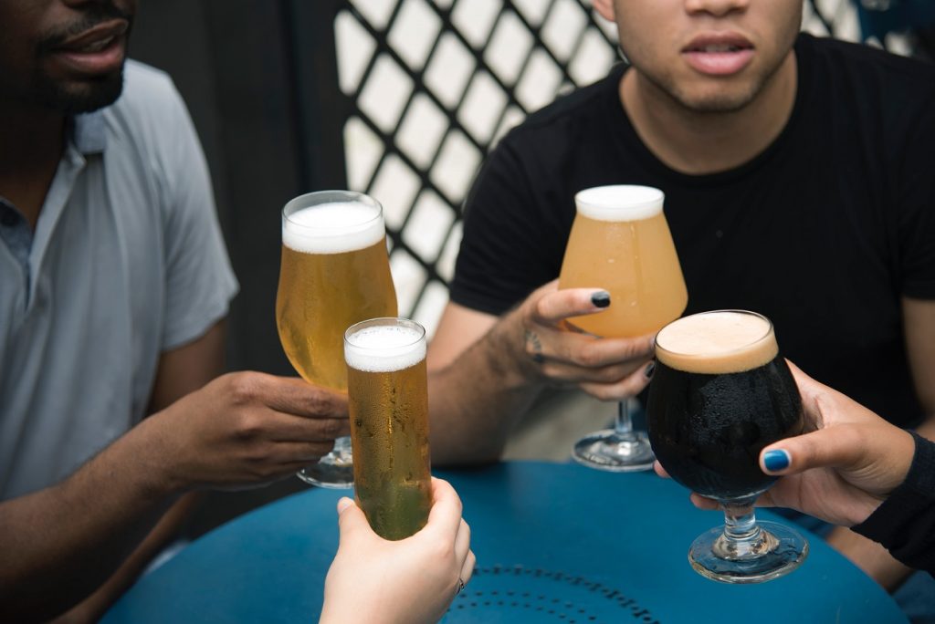 The Health Benefits and Drawbacks of Drinking Beer: Separating Fact from Fiction